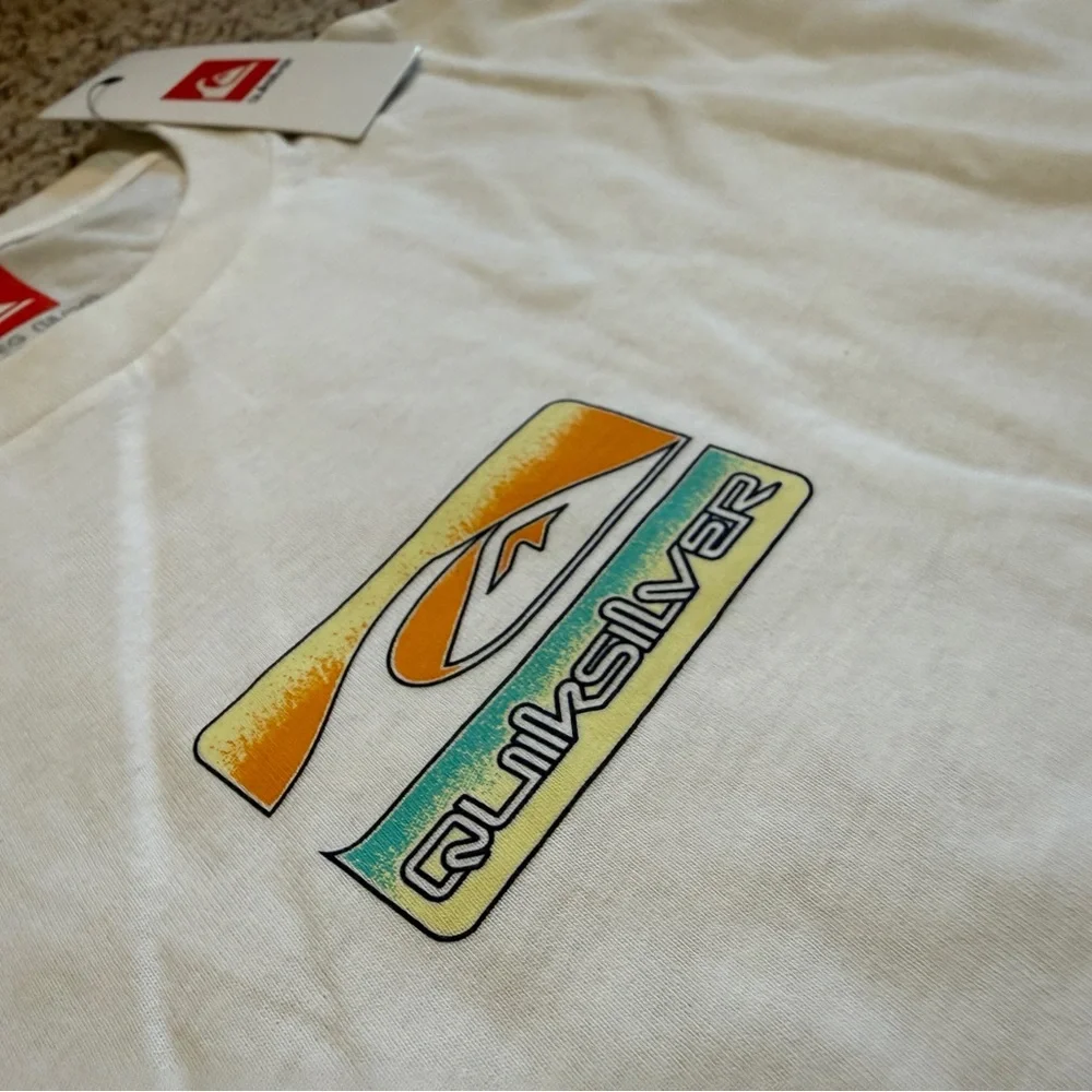 Quiksilver Long Sleeve Graphic Tee White Boys Size XL 18 20 NWT - Picture 2 of 4